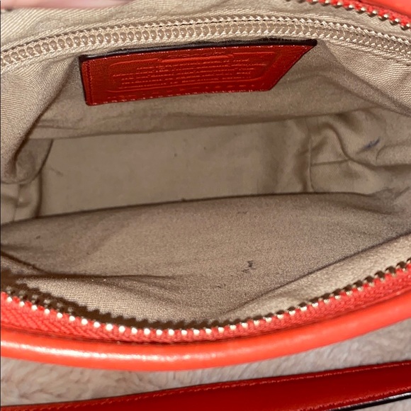 Small Coach leather mini bucket bag. Red/Orange - Picture 4 of 6